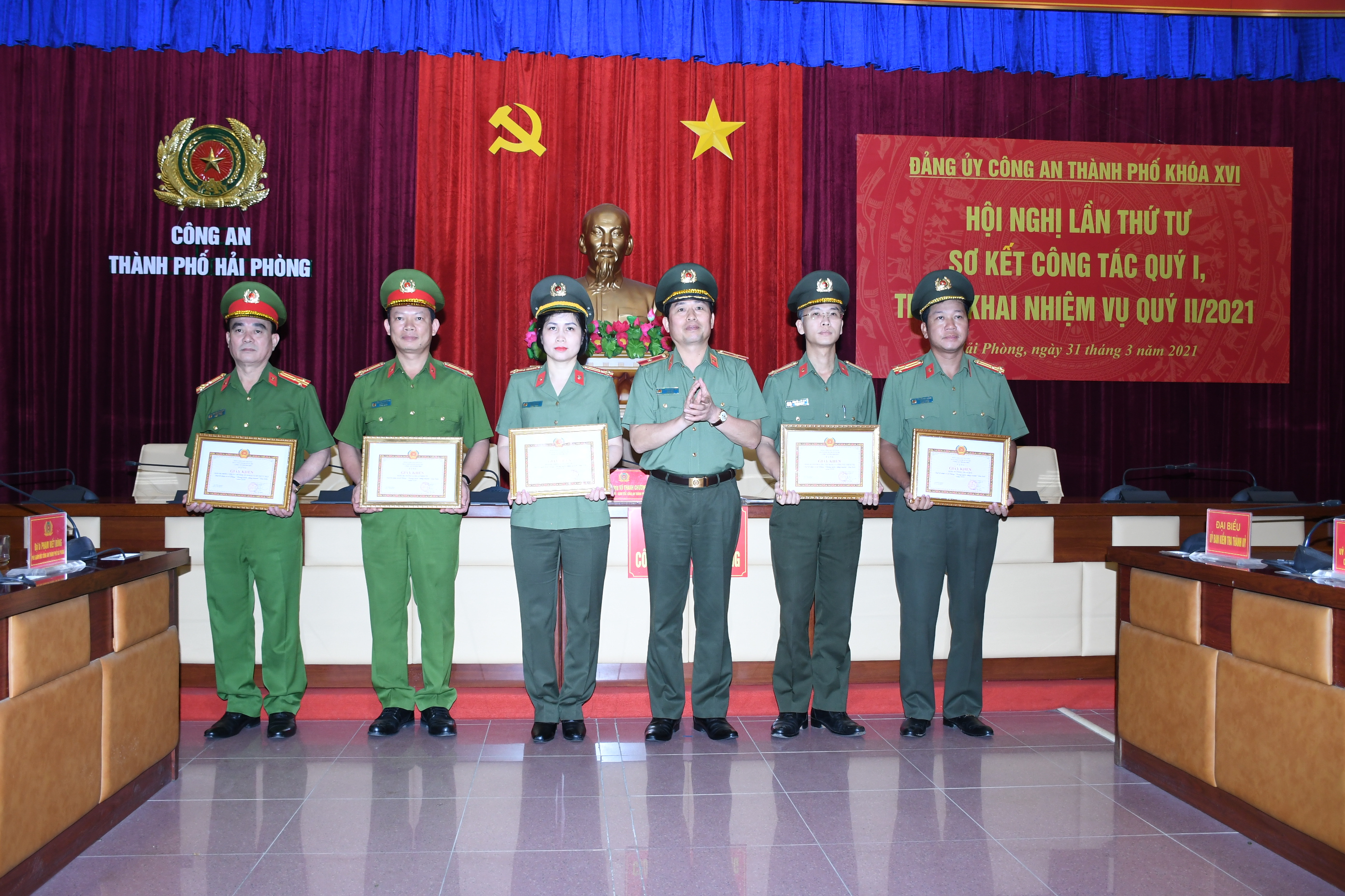 Đảng ủy Công an thành phố sơ kết Công tác quý 1 và thông qua Nghị quyết chuyên đề về công tác cán bộ